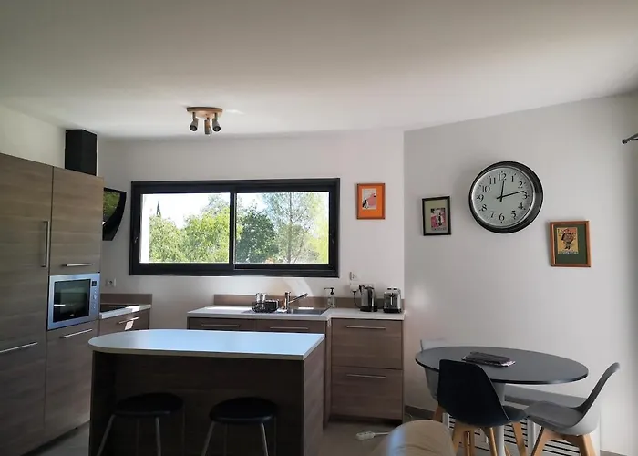 Apartmán Superbe T3 Avec Jardin Et Bassin, Dans Un Village Calme Au Nord De Montpellier Saint-Gely-du-Fesc